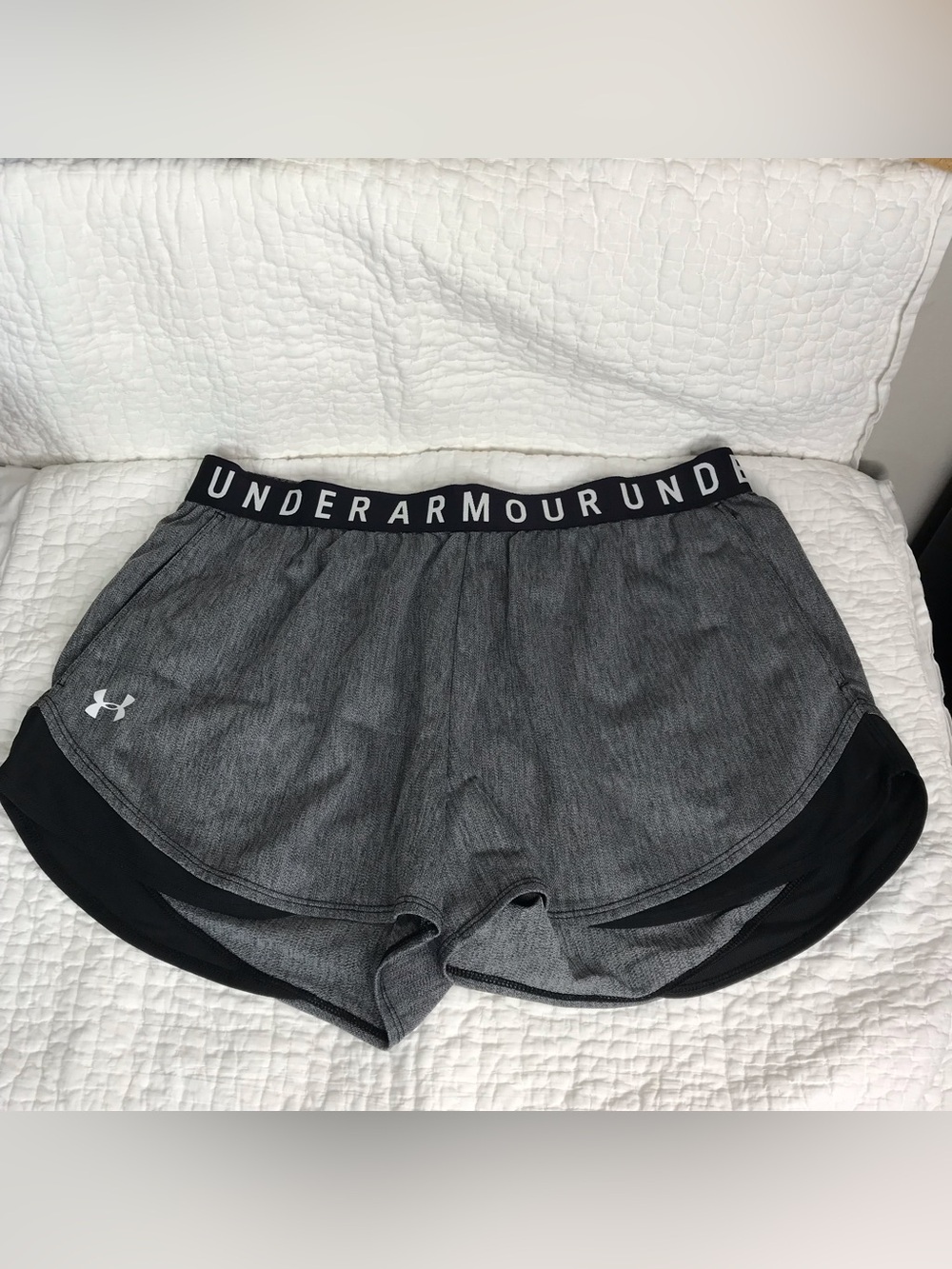 Under Armour HeatGear Loose Fit Women’s Athletic Shorts Size XL